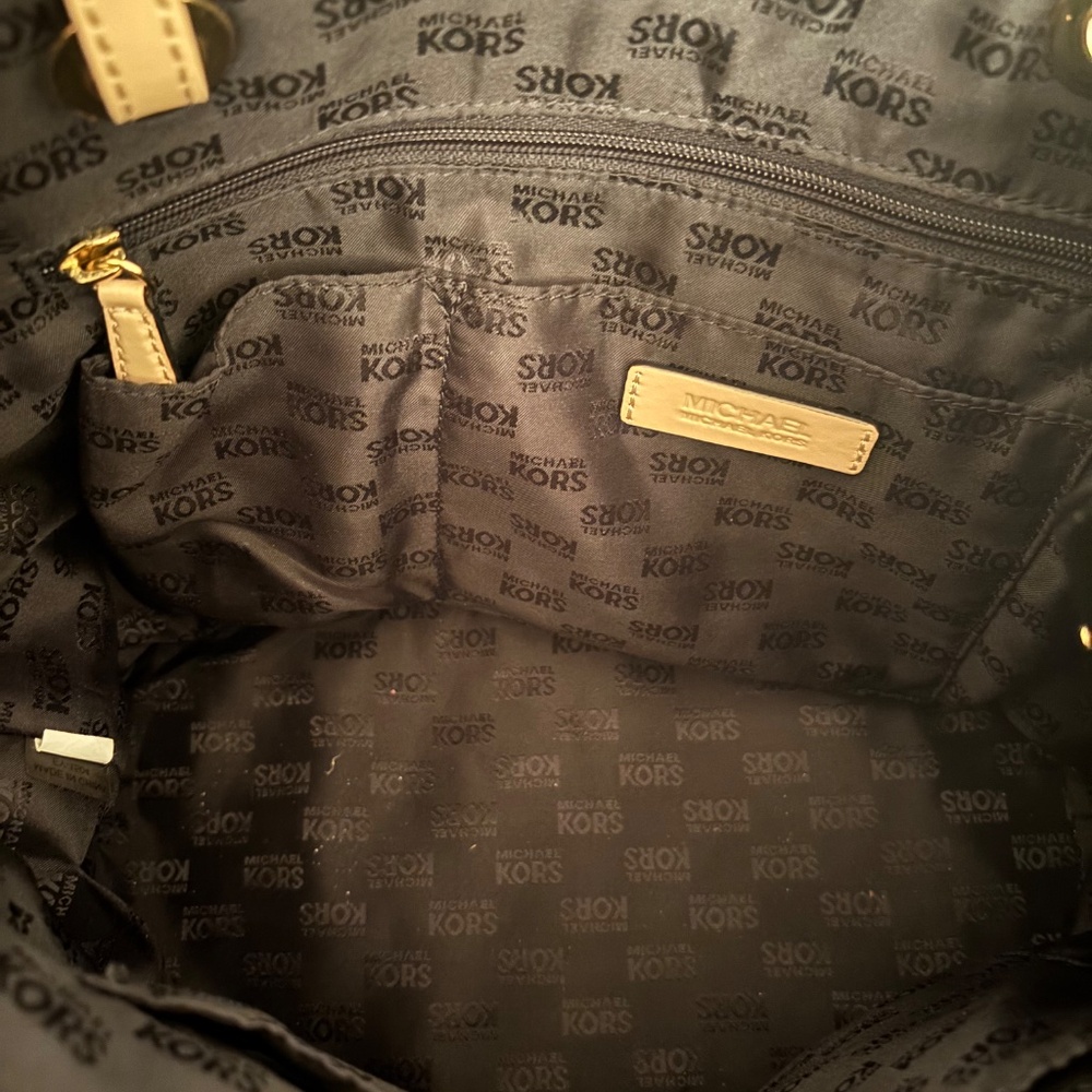 Handbag - Picture 3 of 3